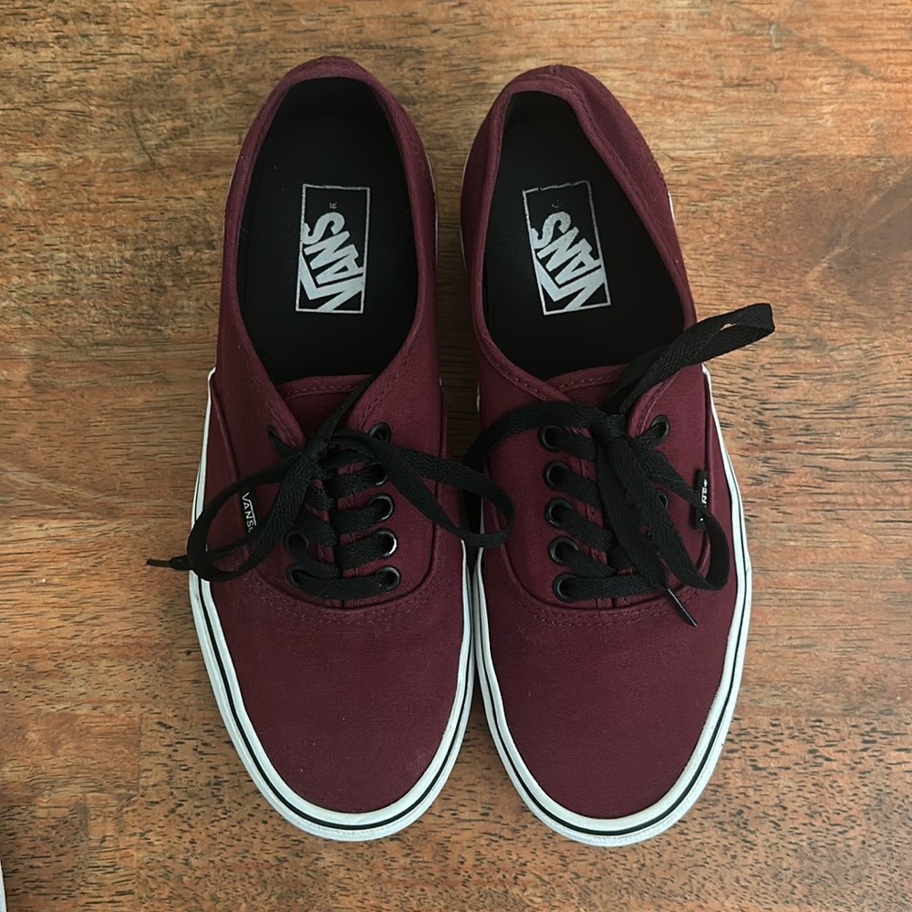 Pre-owned | VANS CLASSIC | Burgundy Sneakers | Unisex |Men's 7.5 | Women’s 9